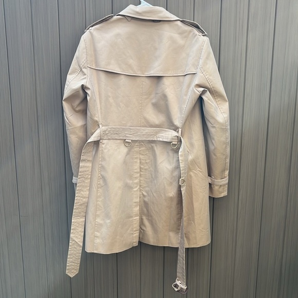 Burberry Short-length Kensington Heritage Trench Coat Men's size 44 in Honey NWT - Picture 9 of 16